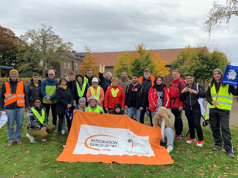 Teilnehmerinnen und Teilnehmer der Fahrradtour